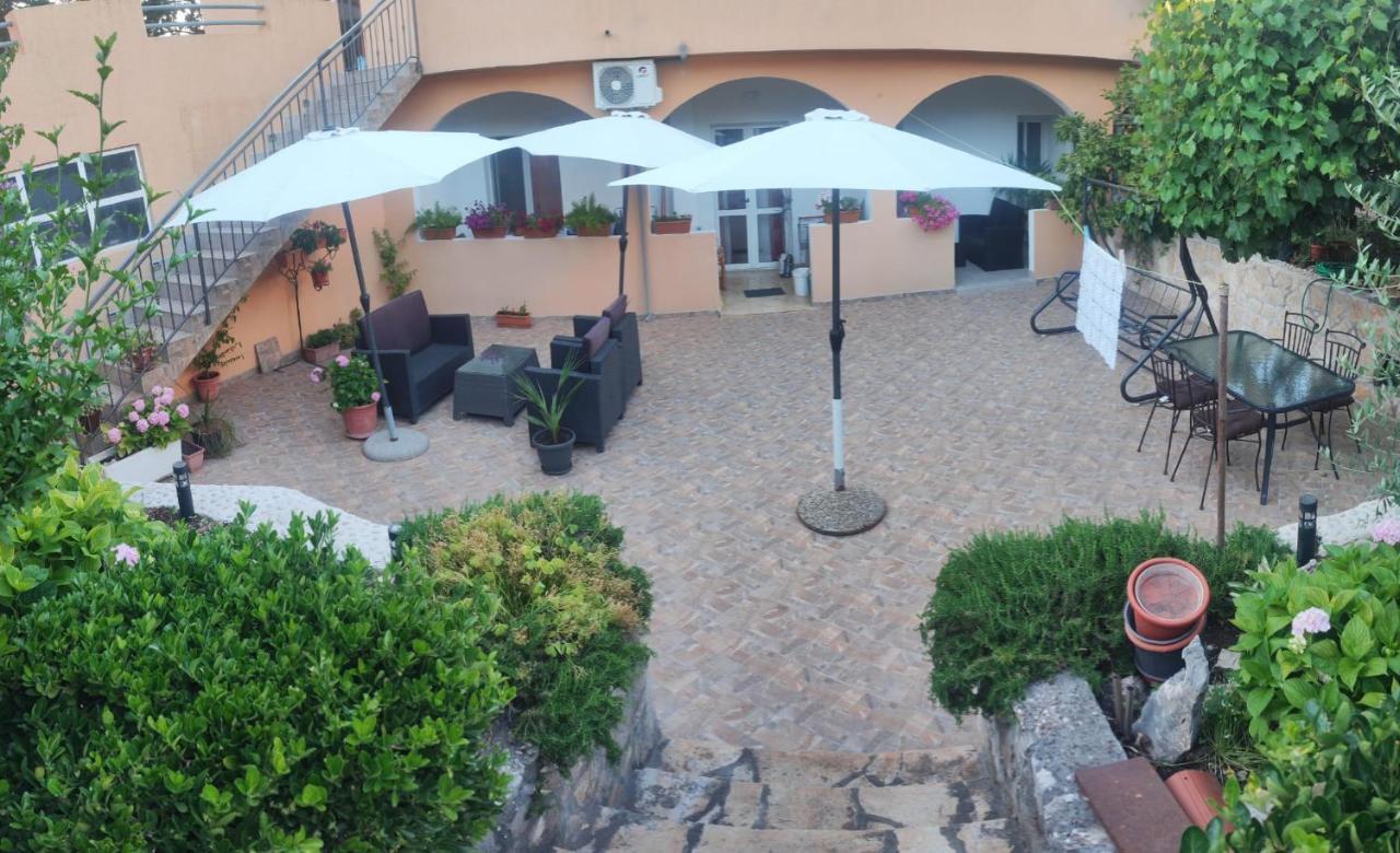 Apartments Pharia Jelsa  Exterior foto