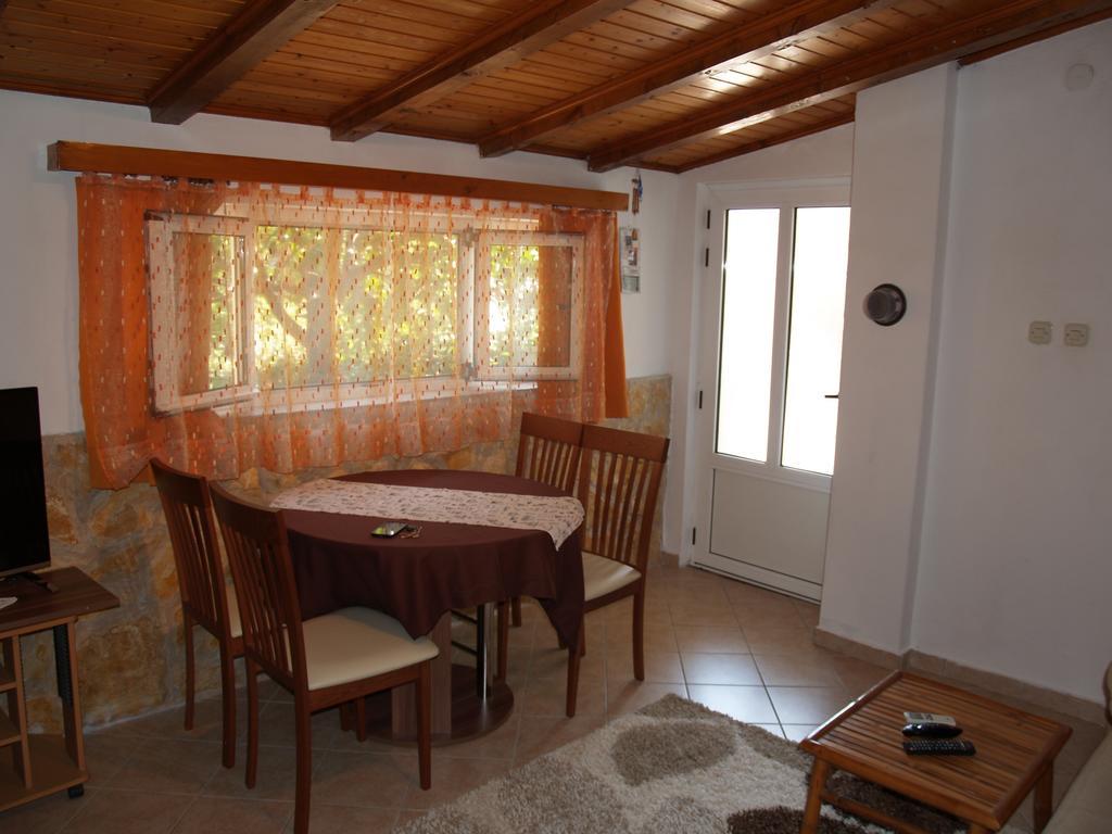 Apartments Pharia Jelsa  Habitación foto